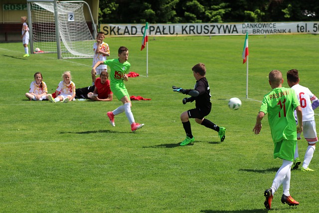 次触球都成 次触球都成